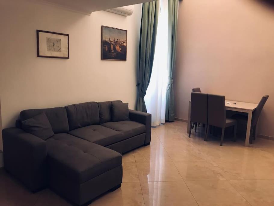 43 Appartamento Ampio E Comodo Nel Centro Di Roma エクステリア 写真